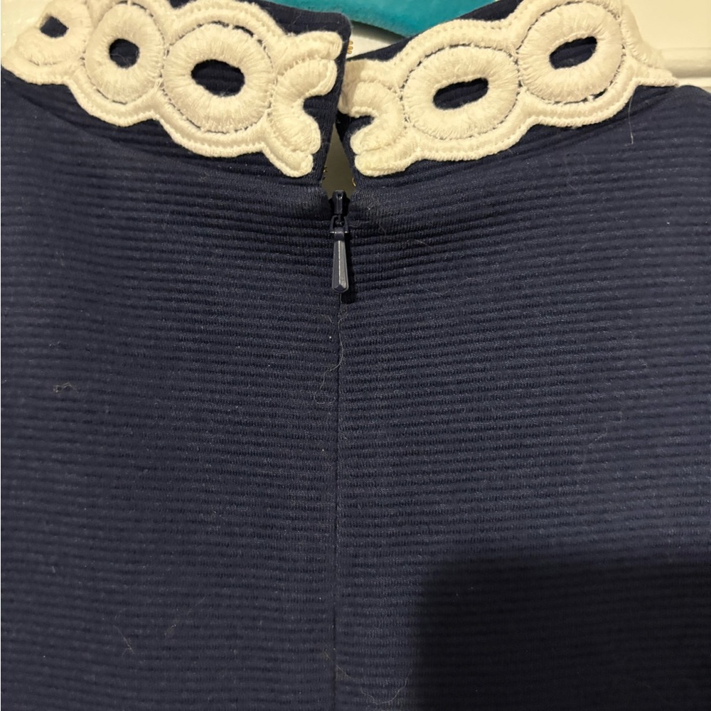 Lilly Pulitzer Navy Blue Sleeveless Stretch Shift Dress with White NWOT Medium - Picture 5 of 7